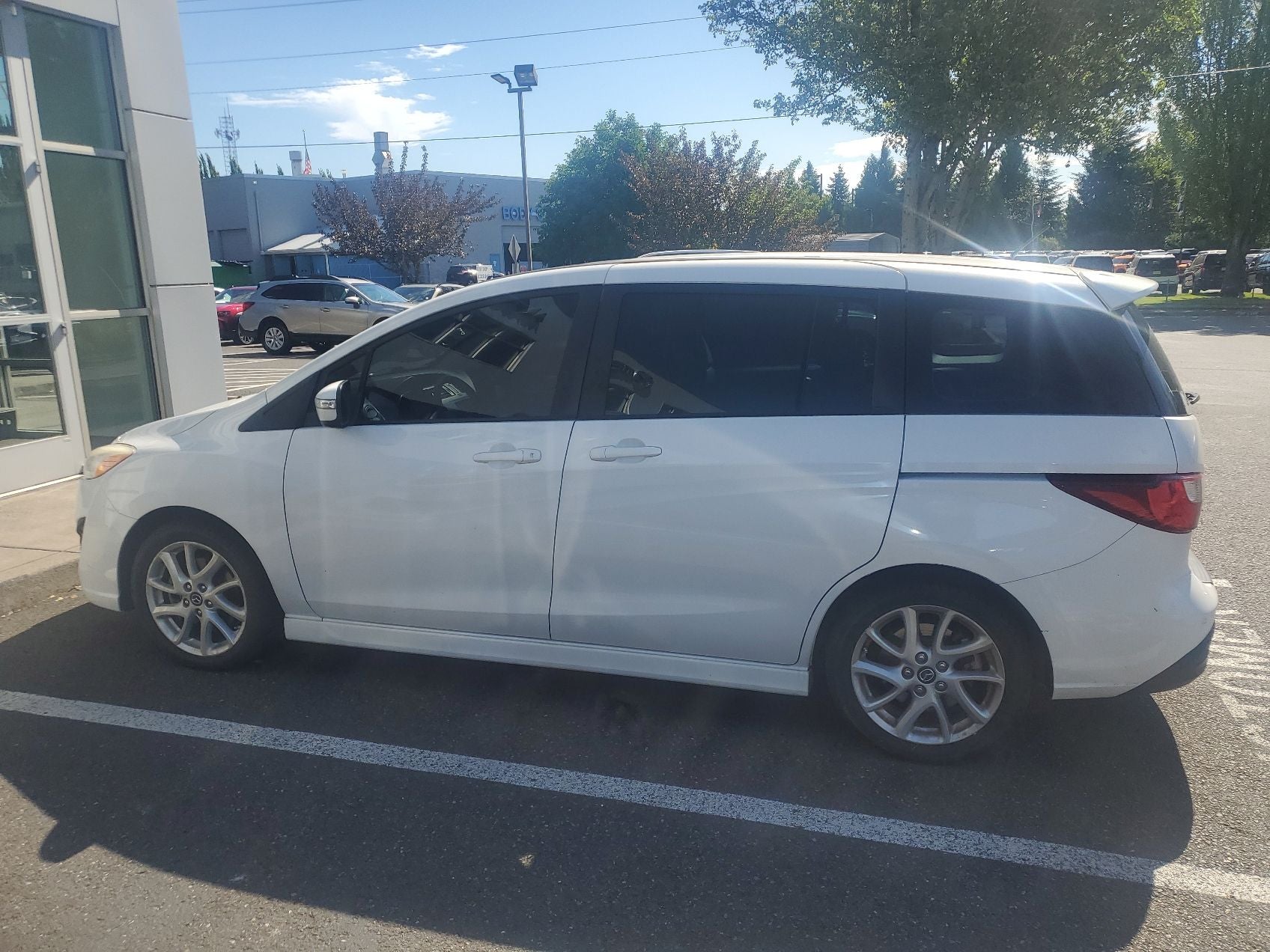 2014 Mazda Mazda5 — side profile view